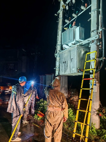 湖北通城：驚雷過后，150戶停電無訴求